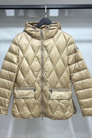 Пуховик Moncler