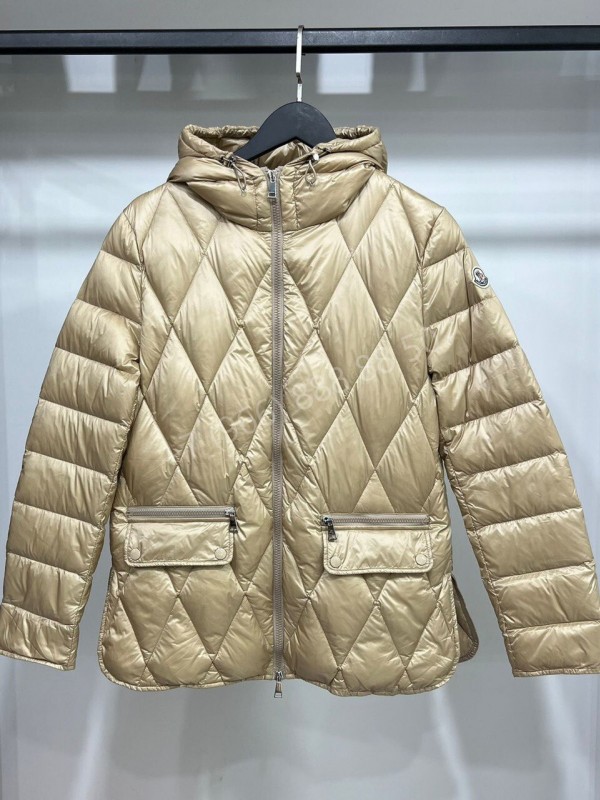 Пуховик Moncler