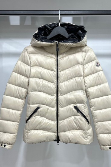 Пуховик Moncler