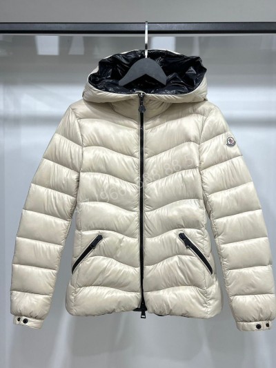 Пуховик Moncler