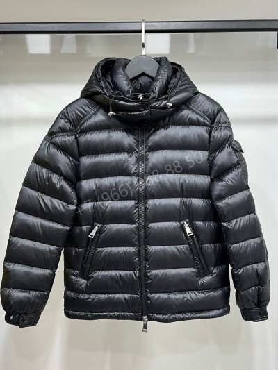 Пуховик Moncler