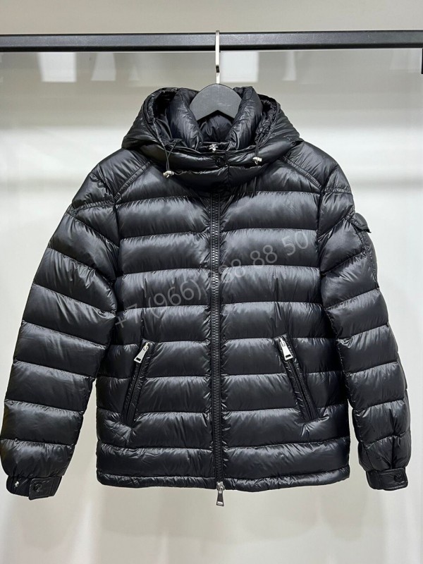 Пуховик Moncler