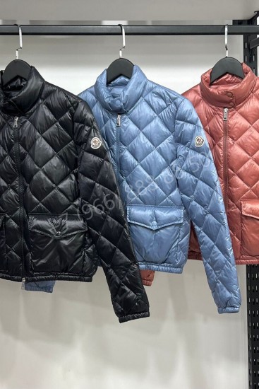 Пуховик Moncler