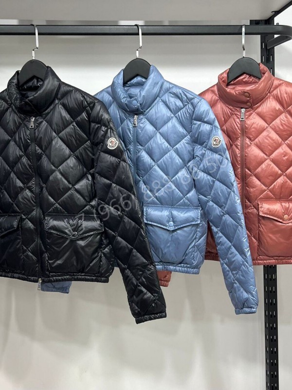 Пуховик Moncler