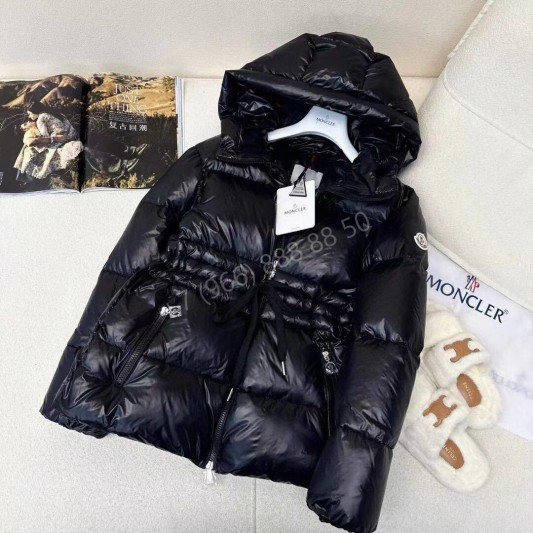 Пуховик Moncler