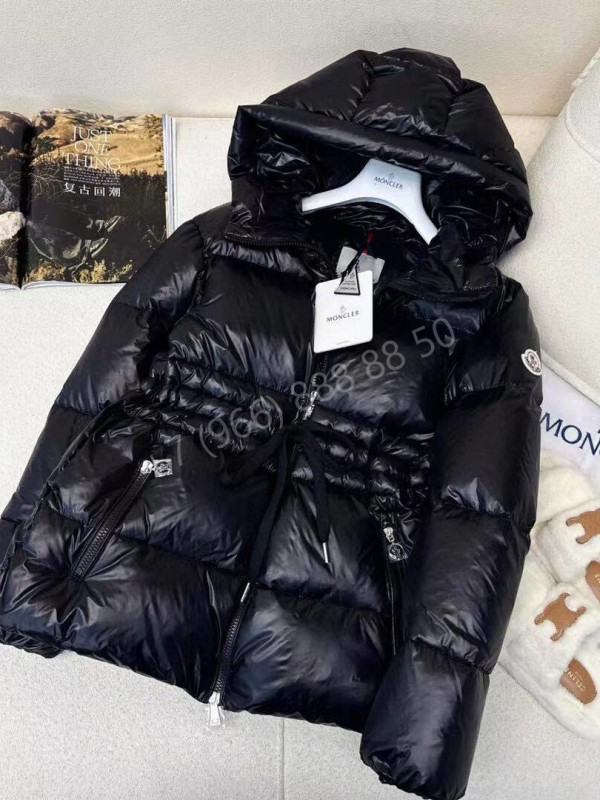 Пуховик Moncler