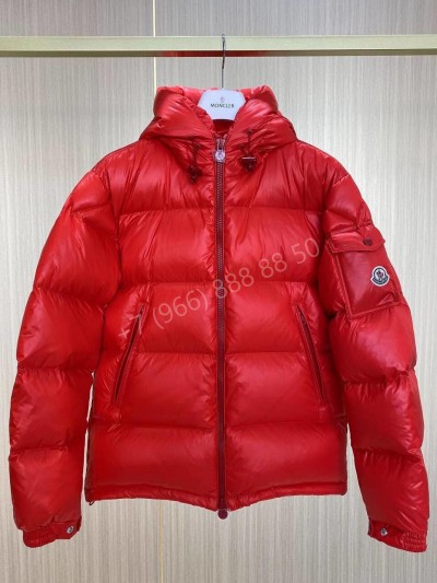 Пуховик Moncler