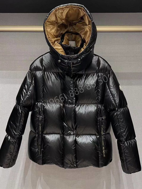 Пуховик Moncler