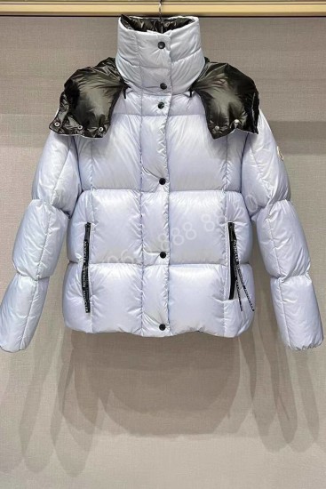 Пуховик Moncler