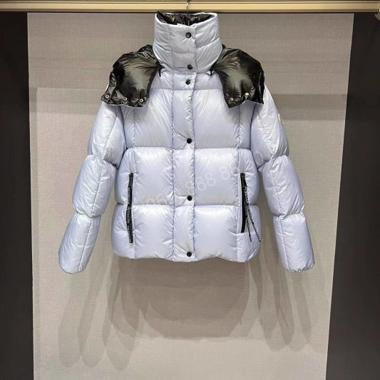 Пуховик Moncler