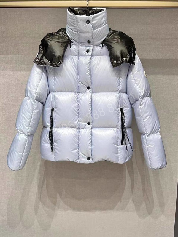 Пуховик Moncler