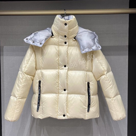 Пуховик Moncler