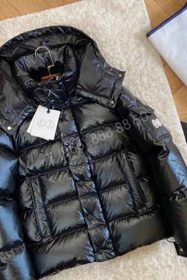 Пуховик Moncler