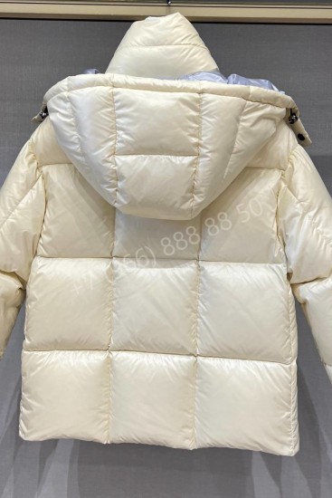 Пуховик Moncler