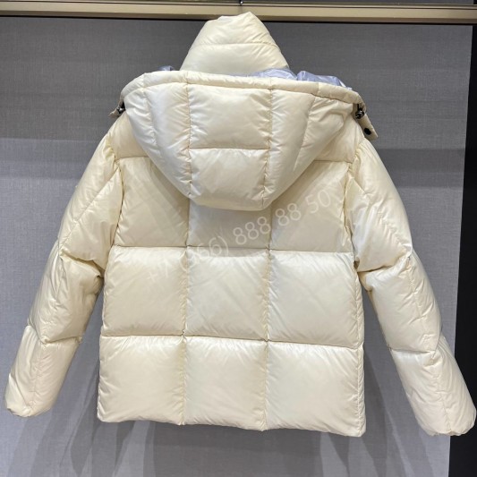 Пуховик Moncler