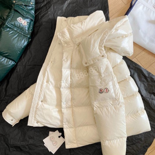 Пуховик Moncler