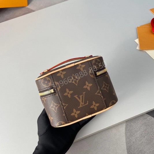 Косметичка Louis Vuitton