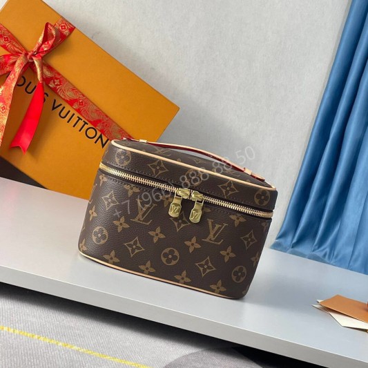 Косметичка Louis Vuitton