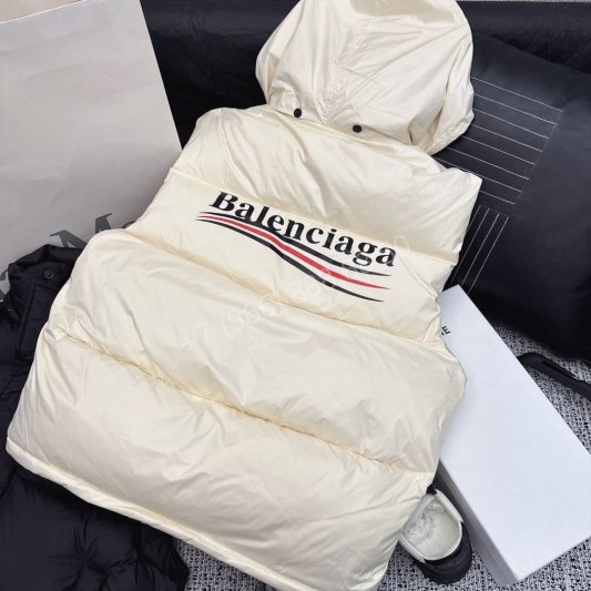 Жилет Balenciaga