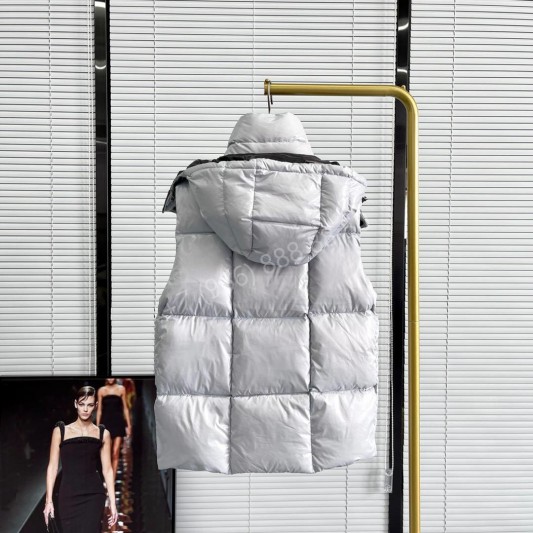 Жилет Moncler