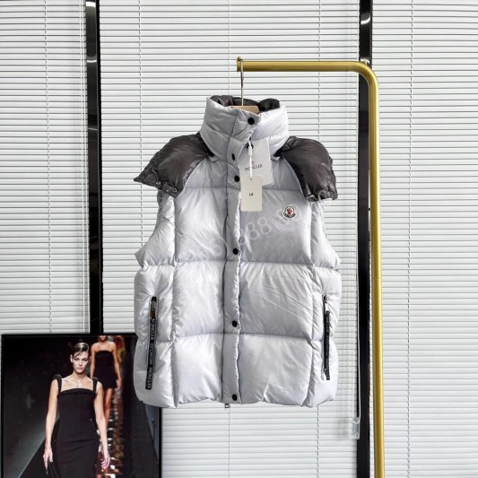 Жилет Moncler