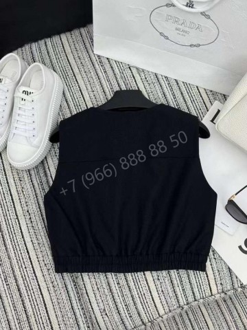 Жилет Prada