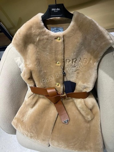 Жилет Prada