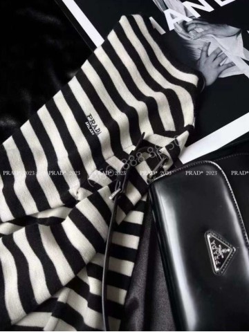 Кофта Prada