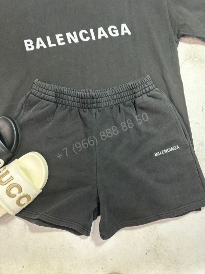 Костюм Balenciaga