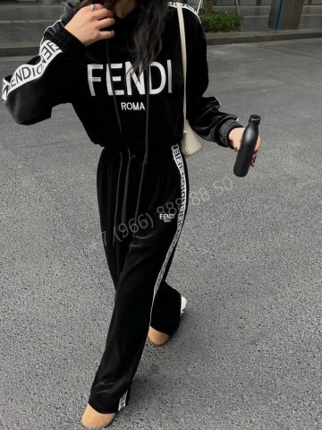Костюм Fendi