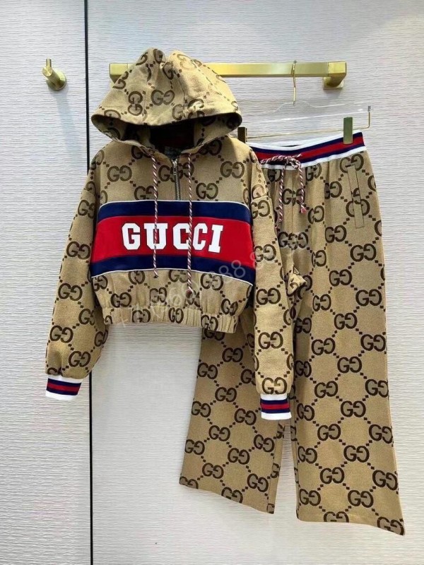 Костюм Gucci