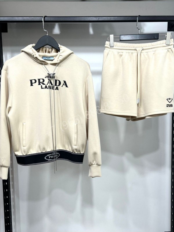 Костюм Prada