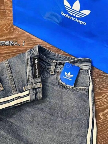 Джинсы Balenciaga