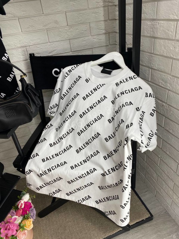 Футболка Balenciaga