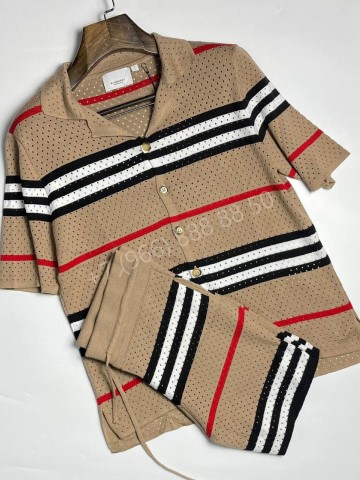 Прогулочный костюм Burberry