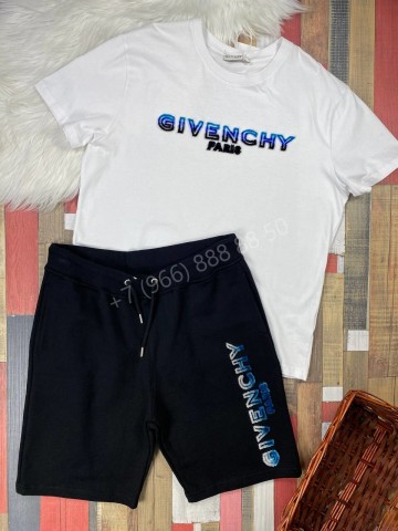 Прогулочный костюм Givenchy