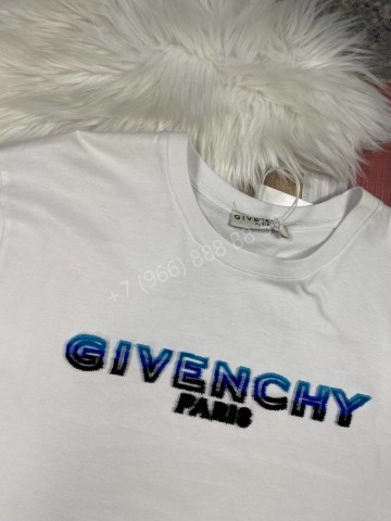 Прогулочный костюм Givenchy