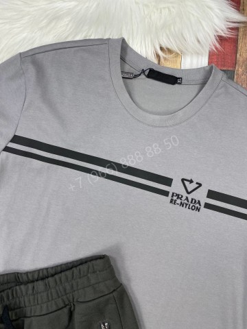 Прогулочный костюм Prada