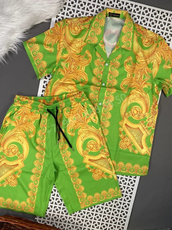 Прогулочный костюм Versace