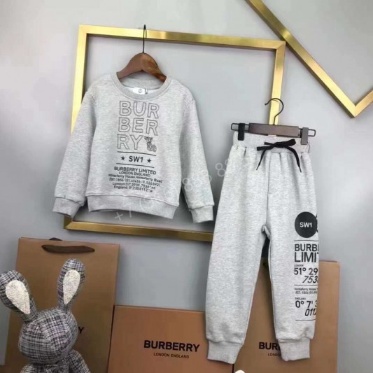 Костюм Burberry