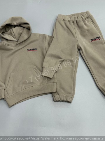 Костюм \tBalenciaga