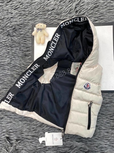 Безрукавка Moncler