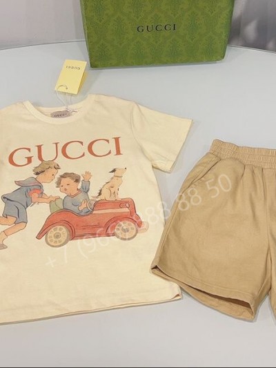 Костюм Gucci