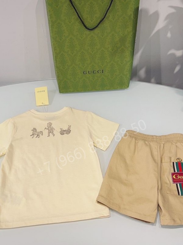 Костюм Gucci