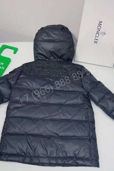 Пуховик Moncler