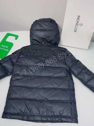 Пуховик Moncler