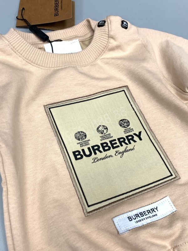 Костюм Burberry