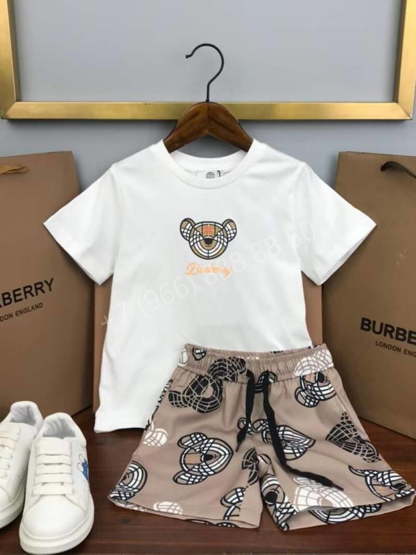 Костюм Burberry