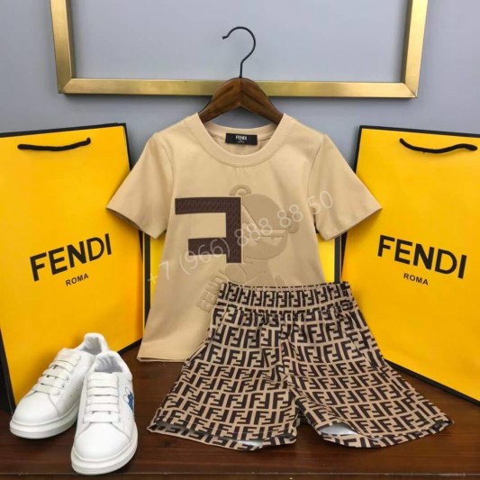 Костюм Fendi