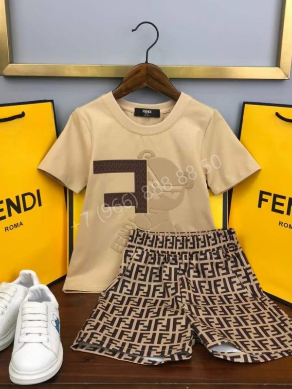 Костюм Fendi